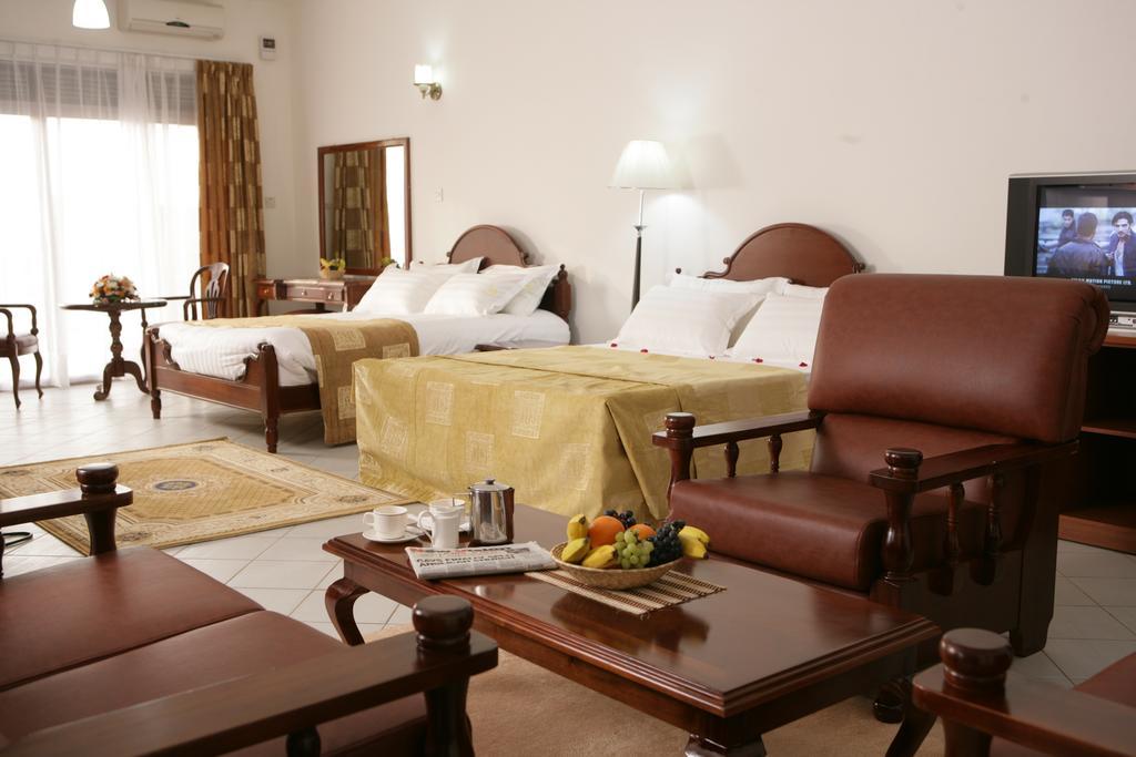 Hotel Triangle Kampala Extérieur photo