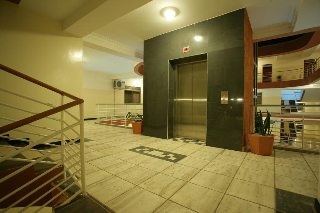 Hotel Triangle Kampala Extérieur photo