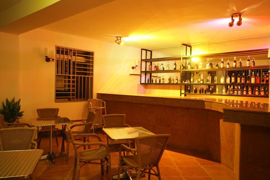 Hotel Triangle Kampala Extérieur photo