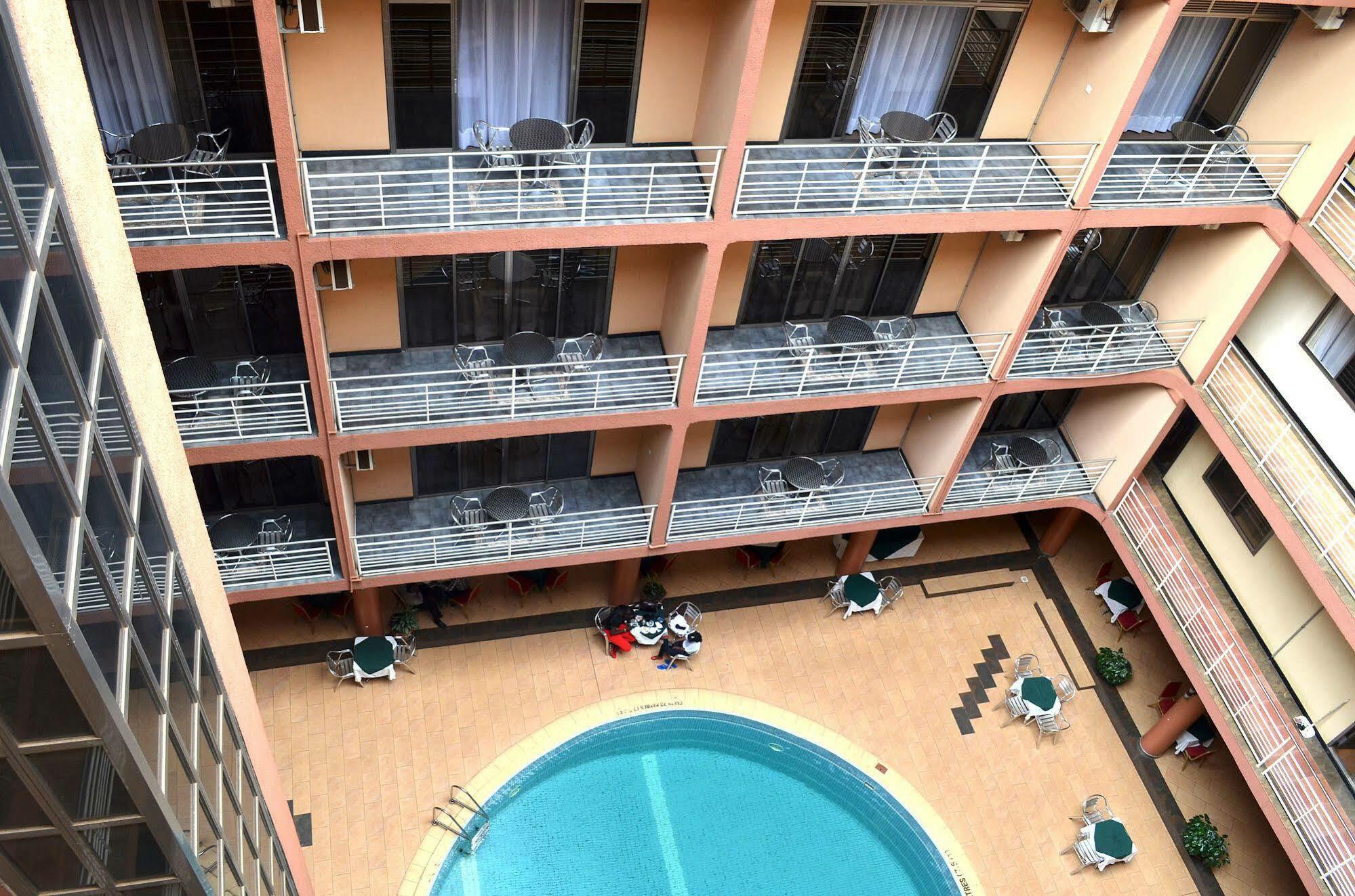 Hotel Triangle Kampala Extérieur photo