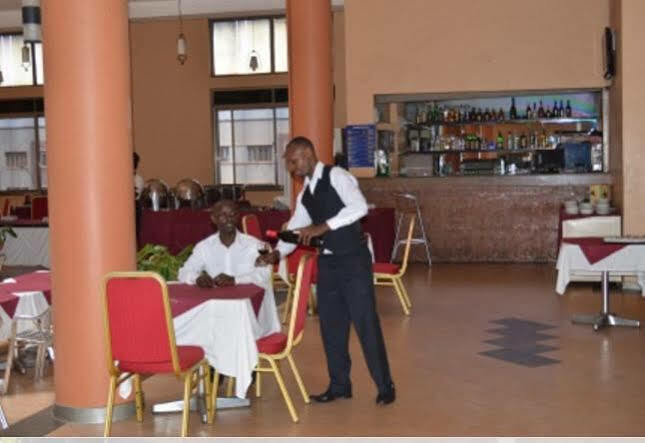 Hotel Triangle Kampala Extérieur photo