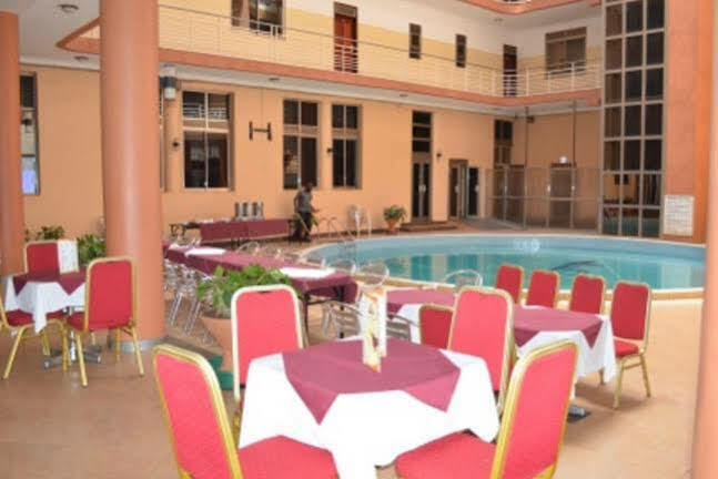 Hotel Triangle Kampala Extérieur photo